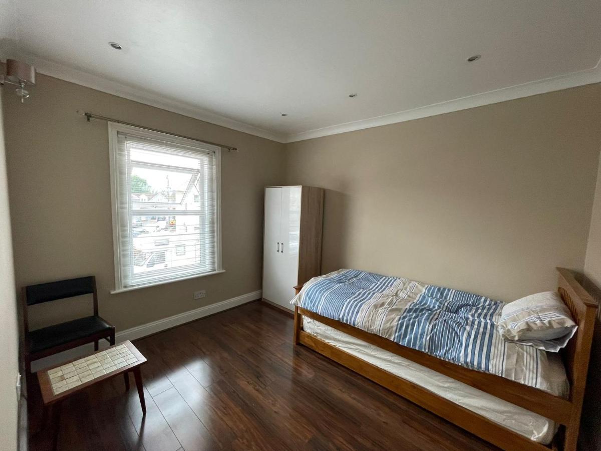 4 Bedroom House 10 Mins Walk To The Beach And Less Than A Mile From Bournemouth Main Station Luaran gambar