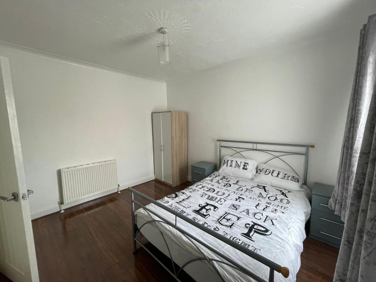 4 Bedroom House 10 Mins Walk To The Beach And Less Than A Mile From Bournemouth Main Station Luaran gambar