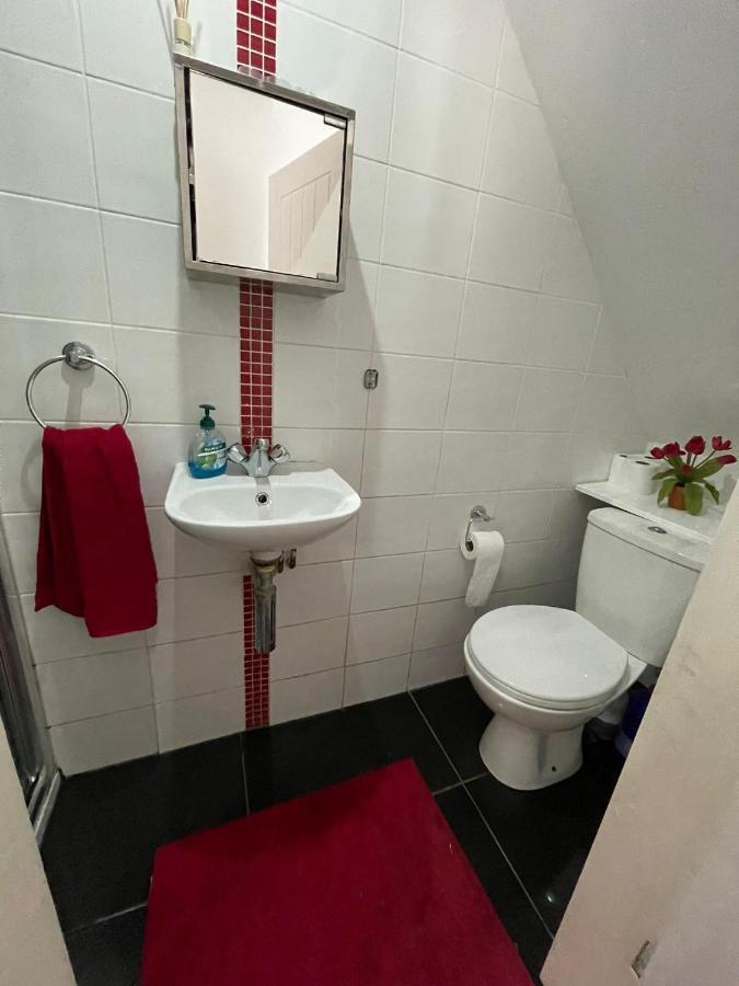 4 Bedroom House 10 Mins Walk To The Beach And Less Than A Mile From Bournemouth Main Station Luaran gambar