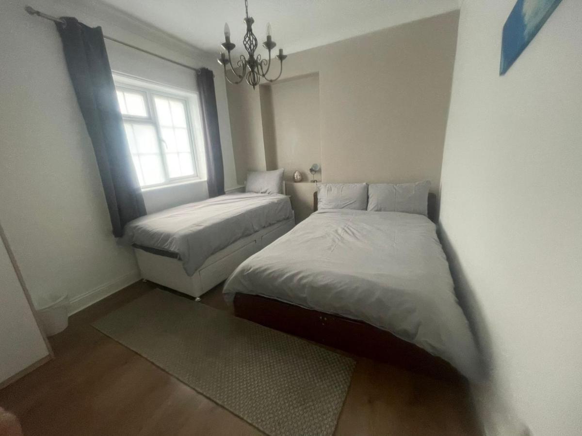 4 Bedroom House 10 Mins Walk To The Beach And Less Than A Mile From Bournemouth Main Station Luaran gambar